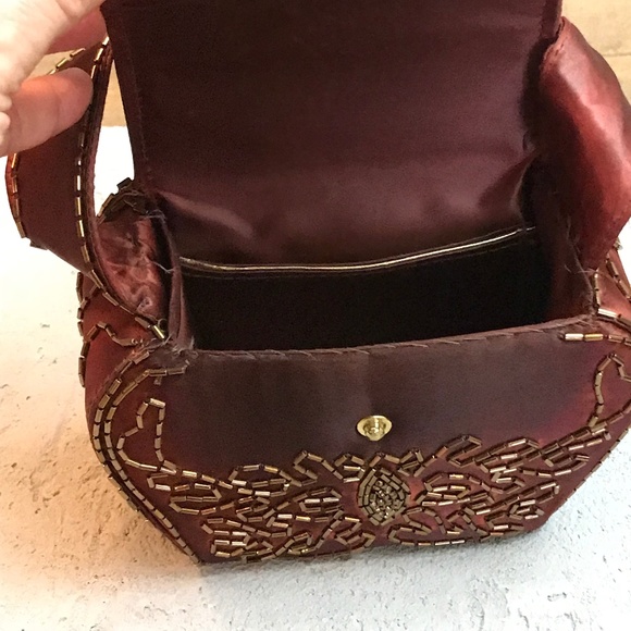 Vintage structured bead embroidered satin red bag - Picture 5 of 8